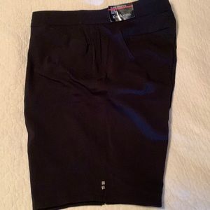 Women’s black shorts Kim Rogers